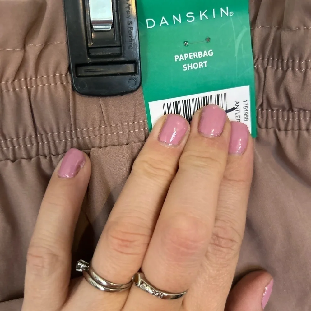 NWT XL DANSKIN PAPERBAG SHORT INSEAM 4inch COLOR ANTLER
